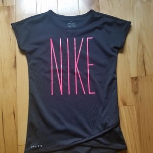 Girls Nike shirt